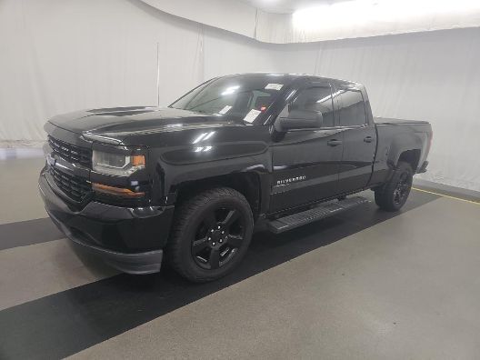 2017 Chevrolet Silverado 1500 Custom Extended Cab Medium Bed 1CX