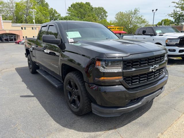 2017 Chevrolet Silverado 1500 Custom Extended Cab Medium Bed 1CX