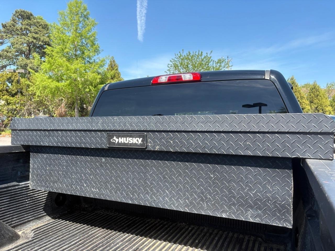 2017 Chevrolet Silverado 1500 Custom, HUSKY BED TOOL BOX, RUNNING BOARDS, TOW PACKAGE, BACKUP CAMERA, REMOTE START, CUSTOM XD SERIES WHEELS, BACK TAILGATE LIGHT BAR, LOW MILES, CLEAN CARFAX, CRUISE THE ROAD IN THIS CUSTOM CHEVY! Virginia Beach VA