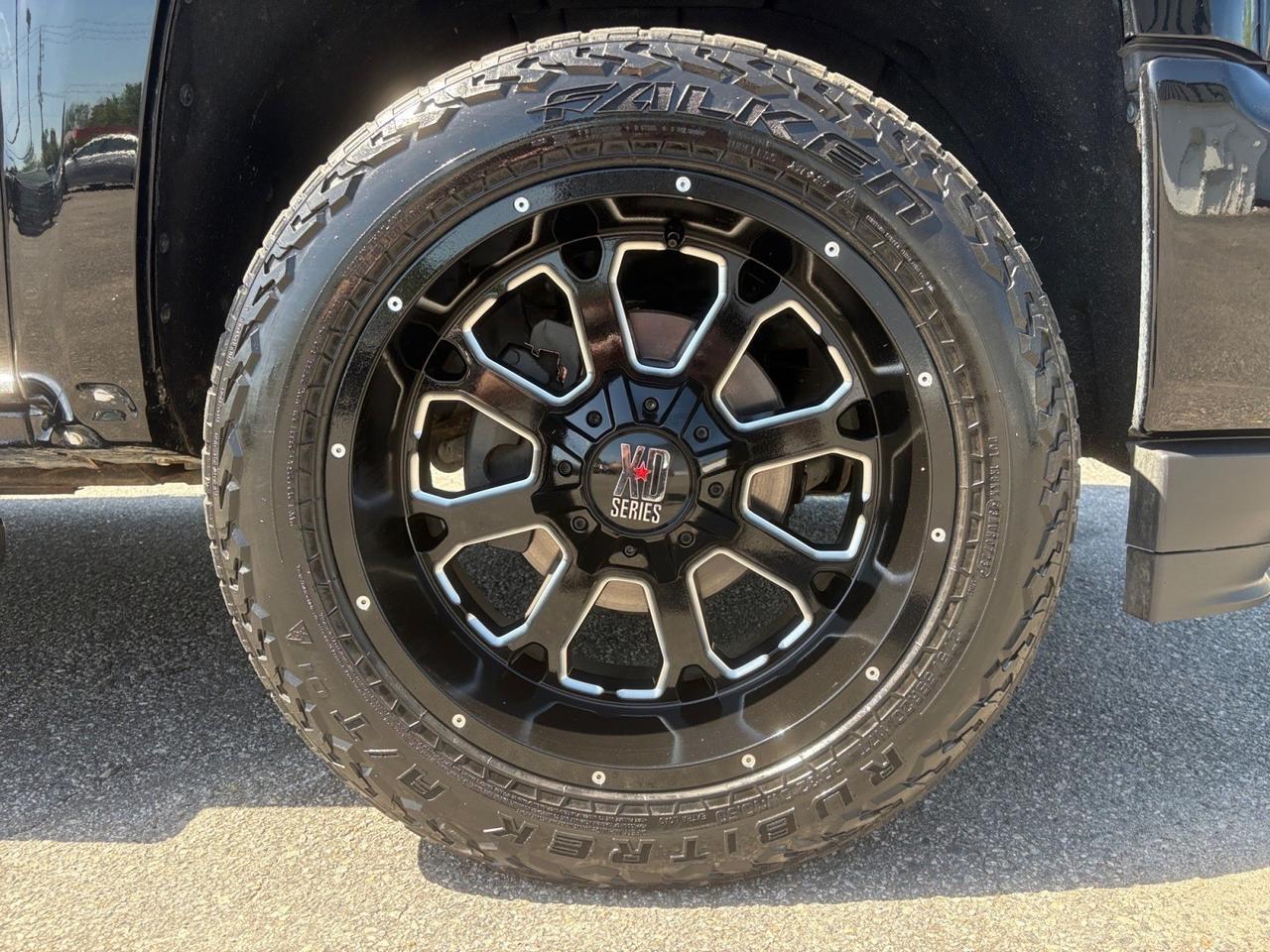 2017 Chevrolet Silverado 1500 Custom, HUSKY BED TOOL BOX, RUNNING BOARDS, TOW PACKAGE, BACKUP CAMERA, REMOTE START, CUSTOM XD SERIES WHEELS, BACK TAILGATE LIGHT BAR, LOW MILES, CLEAN CARFAX, CRUISE THE ROAD IN THIS CUSTOM CHEVY! Virginia Beach VA