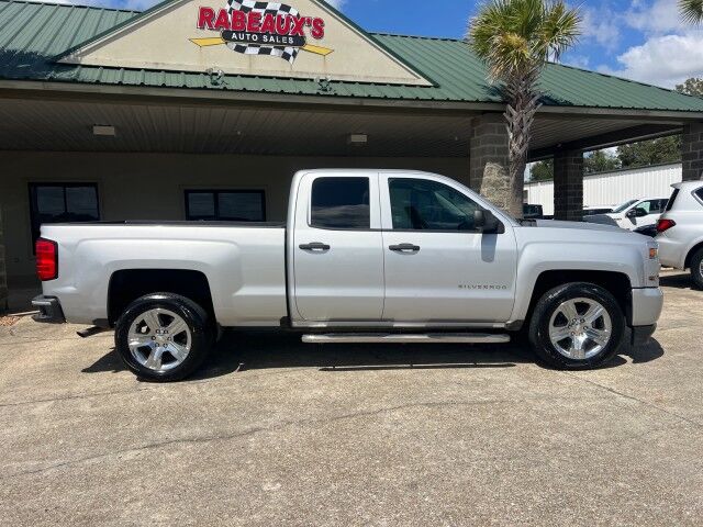 2017 Chevrolet Silverado 1500 Custom photo 4