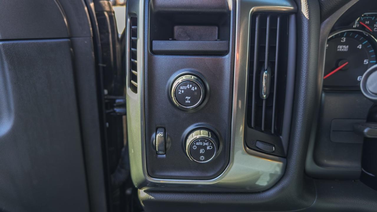 2017 Chevrolet Silverado 1500 LT 4WD Crew Cab Tallmadge OH