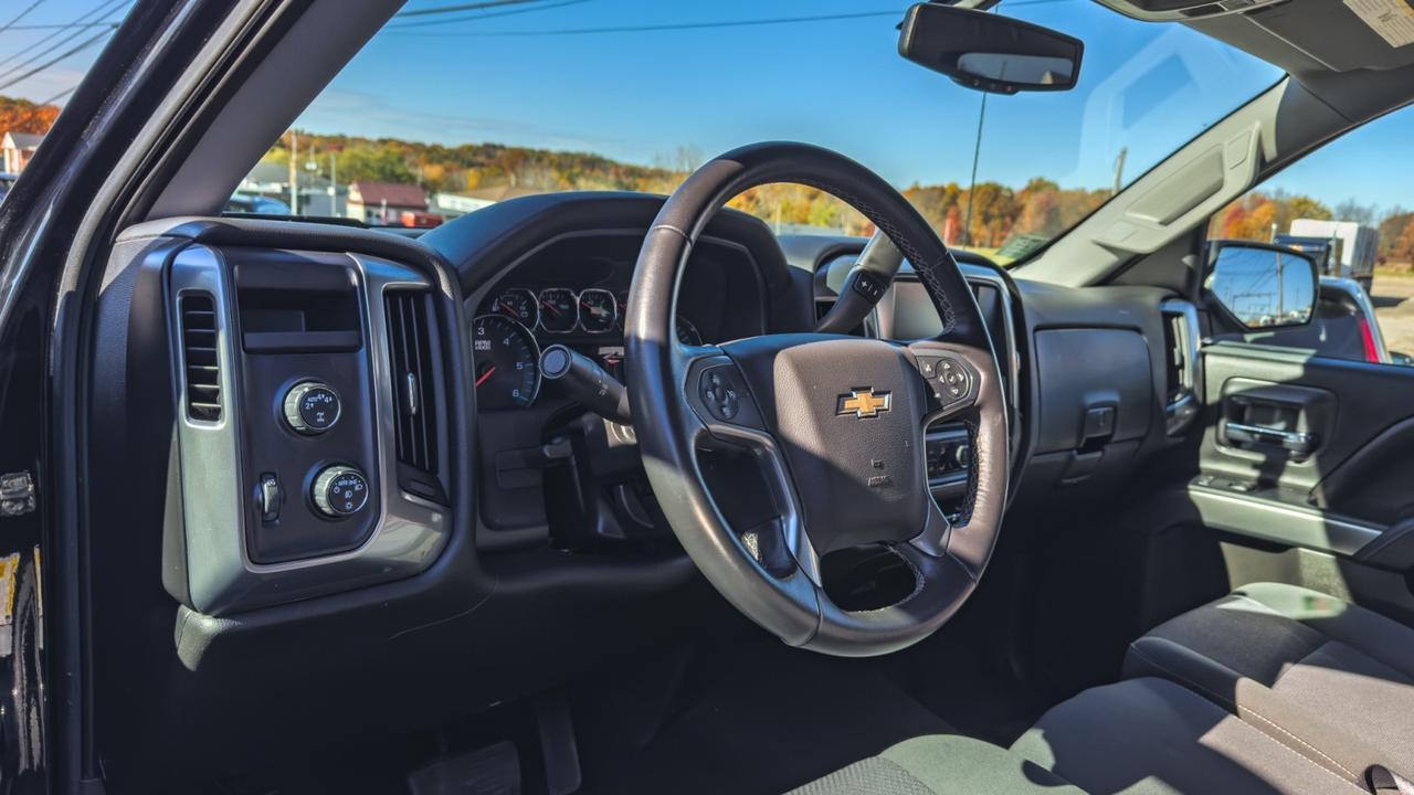 2017 Chevrolet Silverado 1500 LT 4WD Crew Cab Tallmadge OH