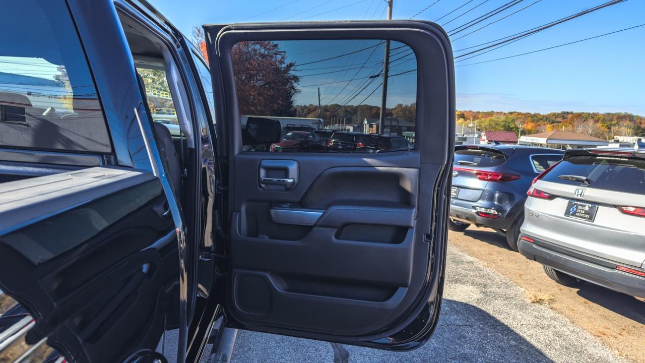 2017 Chevrolet Silverado 1500 LT 4WD Crew Cab Tallmadge OH