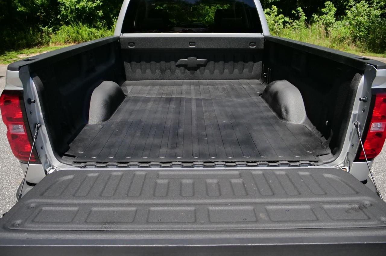 2017 Chevrolet Silverado 1500 LT 4X4 / Redline Edition / 5.3L V8! Lincolnton NC