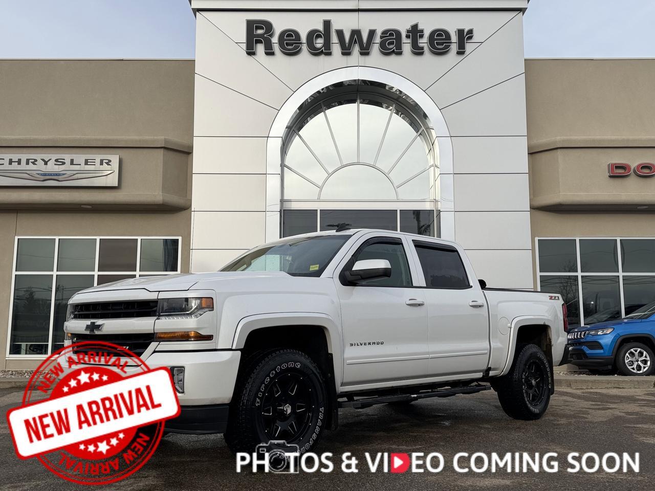 2017 Chevrolet Silverado 1500 LT Crew Cab 4x4 | V8 EcoTec3 | OnStar | Front Bench