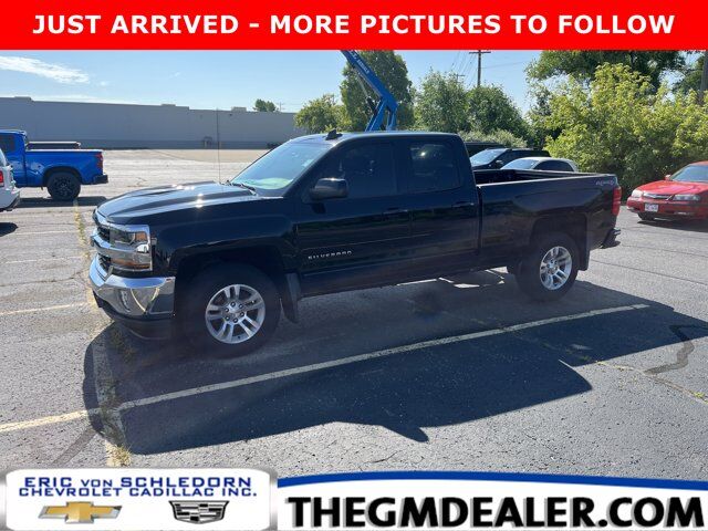 2017 Chevrolet Silverado 1500 LT Double Cab 4WD 5.3L All-StarEdition w/RemoteStart 18s 10-WayPowerDriverSeat Milwaukee WI