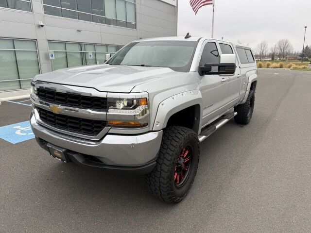 2017 Chevrolet Silverado 1500 LT 4X4 Crew Cab Standard Box's photo