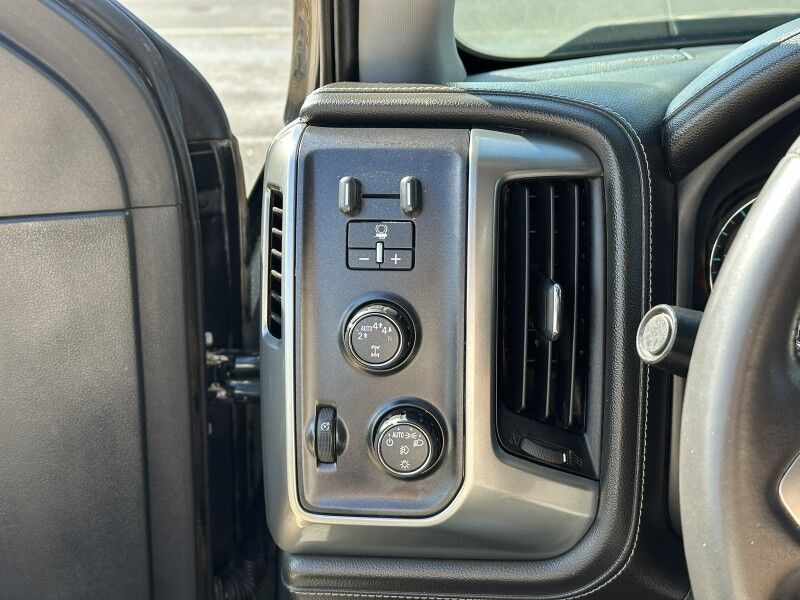 2017 Chevrolet Silverado 1500 LTZ photo 13