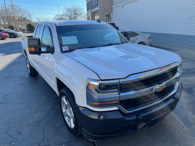 2017 Chevrolet Silverado 1500 WT Extended Cab Medium Bed 1WT