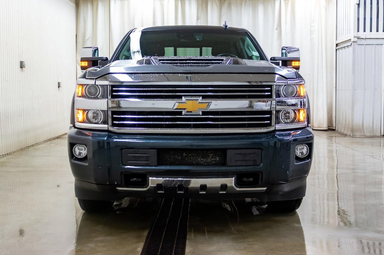 2017 Chevrolet Silverado 2500HD 4x4 Crew Cab High Country Diesel Leather Roof Nav Red Deer AB