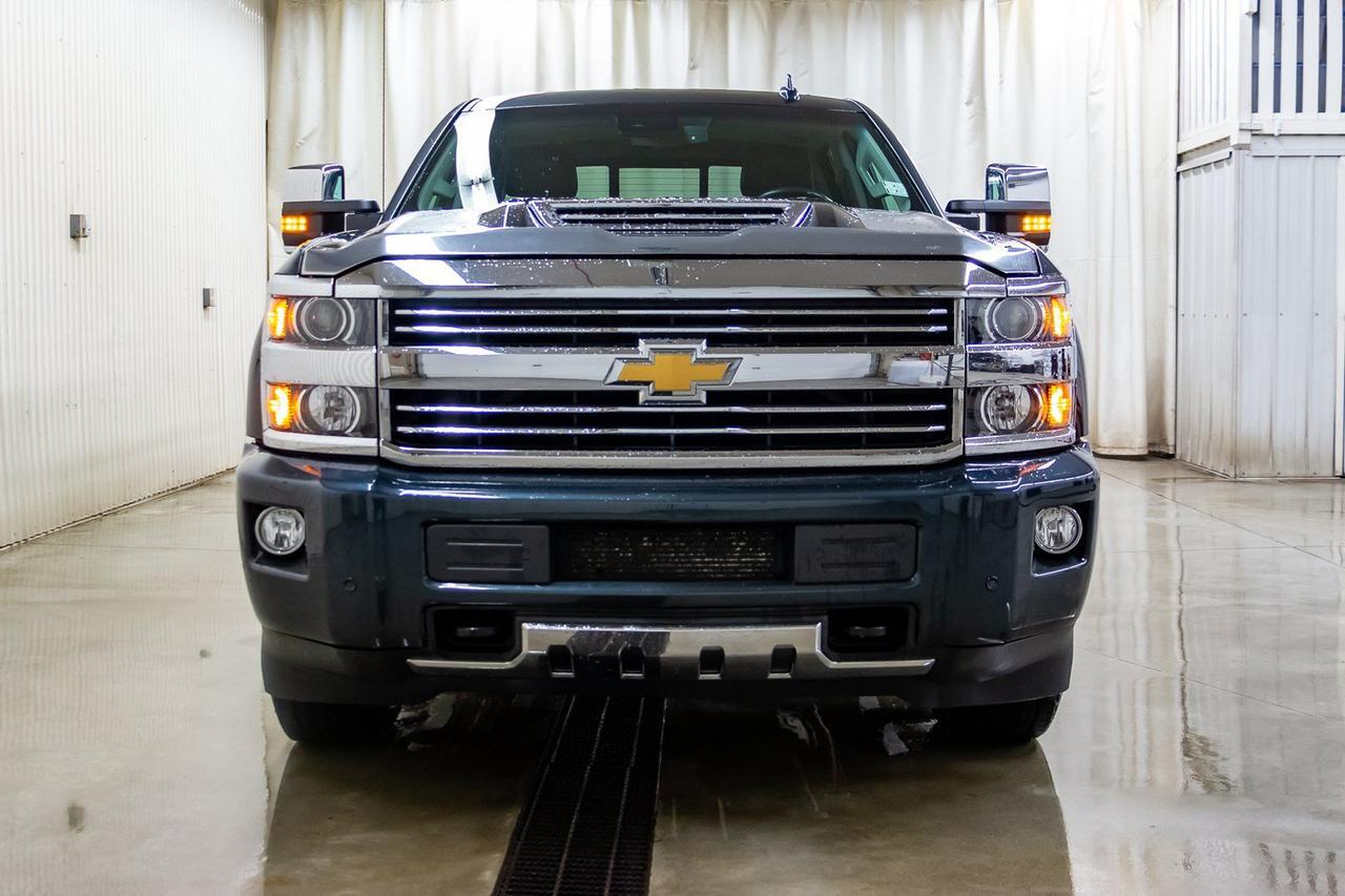 2017 Chevrolet Silverado 2500HD 4x4 Crew Cab High Country Diesel Leather Roof Nav Red Deer AB