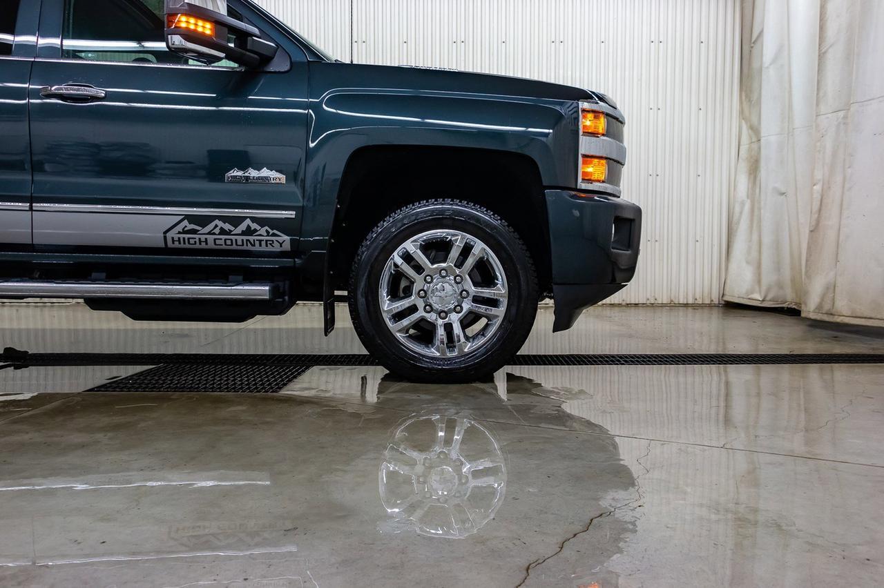 2017 Chevrolet Silverado 2500HD 4x4 Crew Cab High Country Diesel Leather Roof Nav Red Deer AB