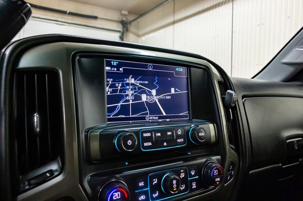 2017 Chevrolet Silverado 2500HD 4x4 Crew Cab High Country Diesel Leather Roof Nav Red Deer AB