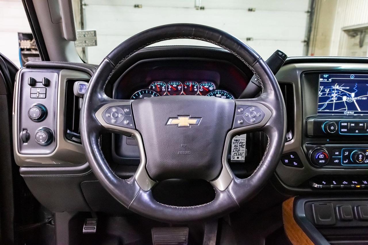 2017 Chevrolet Silverado 2500HD 4x4 Crew Cab High Country Diesel Leather Roof Nav Red Deer AB