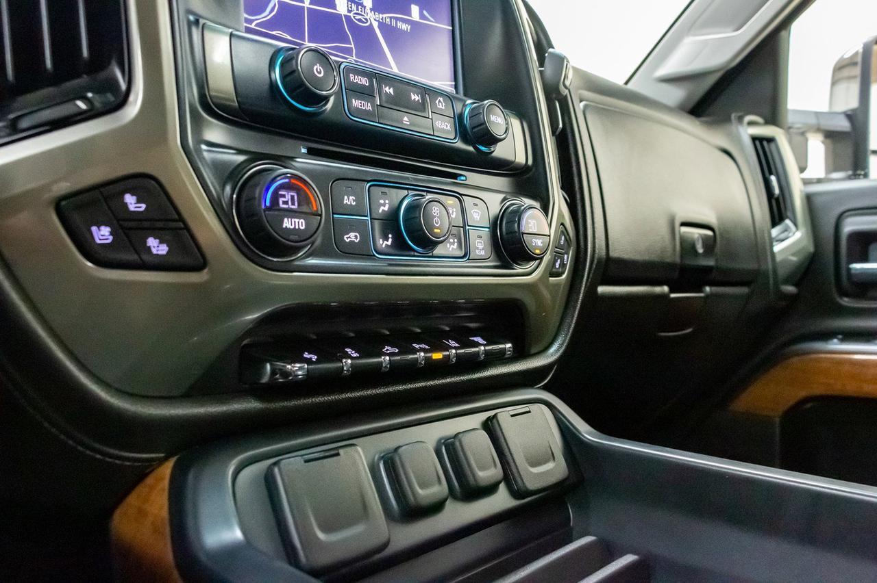 2017 Chevrolet Silverado 2500HD 4x4 Crew Cab High Country Diesel Leather Roof Nav Red Deer AB