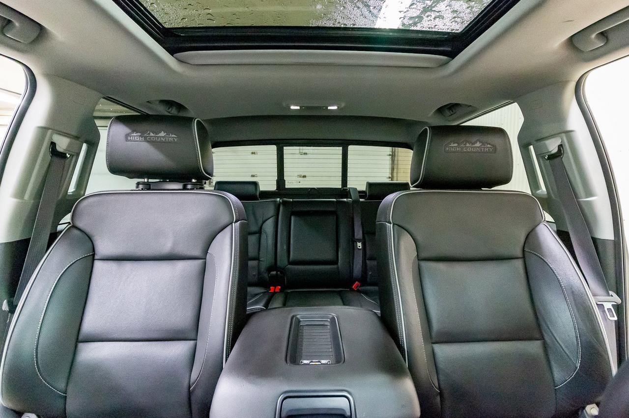 2017 Chevrolet Silverado 2500HD 4x4 Crew Cab High Country Diesel Leather Roof Nav Red Deer AB