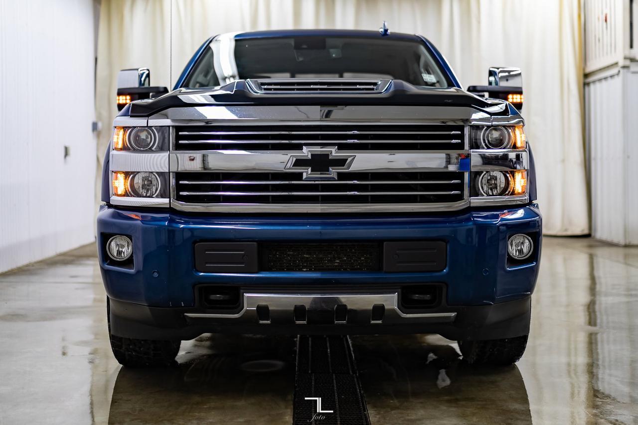2017 Chevrolet Silverado 2500HD 4x4 Crew Cab High Country Diesel Leather Roof Nav Red Deer AB