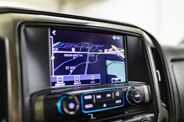 2017 Chevrolet Silverado 2500HD 4x4 Crew Cab High Country Diesel Leather Roof Nav Red Deer AB