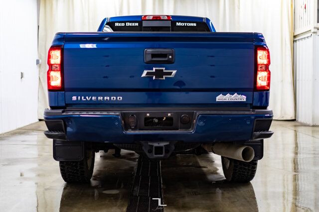 2017 Chevrolet Silverado 2500HD 4x4 Crew Cab High Country Diesel Leather Roof Nav Red Deer AB