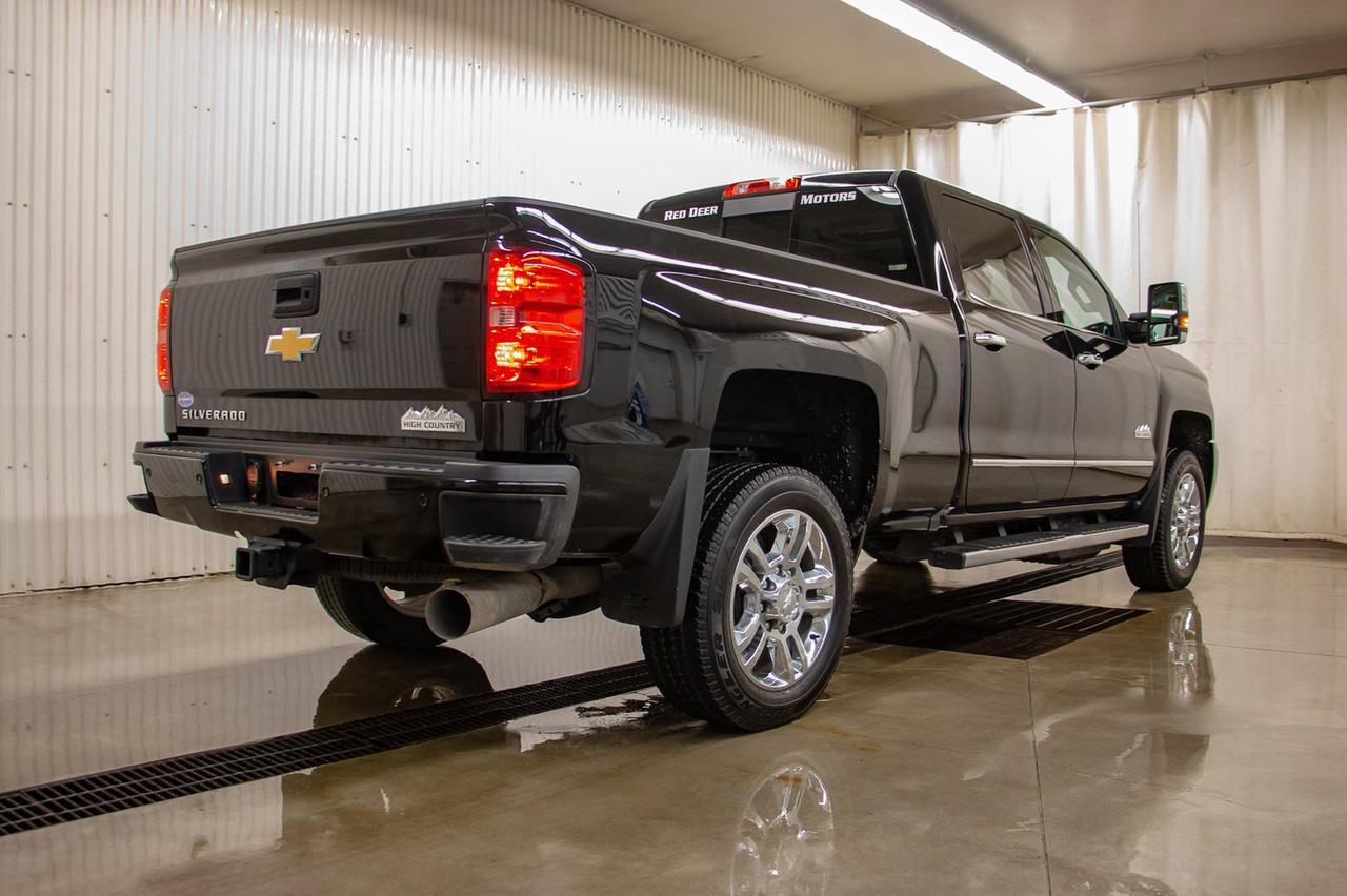 2017 Chevrolet Silverado 2500HD 4x4 Crew Cab High Country Diesel Leather Roof Nav Red Deer AB