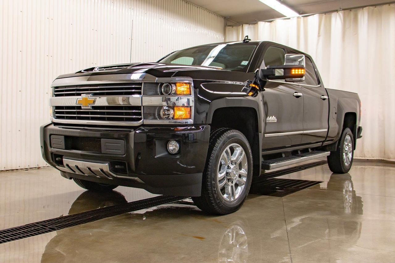 2017 Chevrolet Silverado 2500HD 4x4 Crew Cab High Country Diesel Leather Roof Nav Red Deer AB
