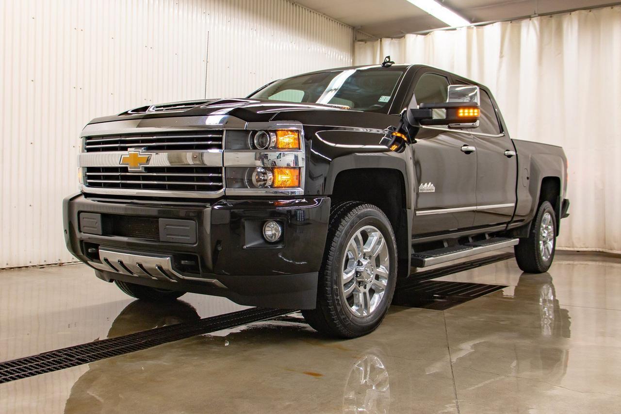 2017 Chevrolet Silverado 2500HD 4x4 Crew Cab High Country Diesel Leather Roof Nav Red Deer AB