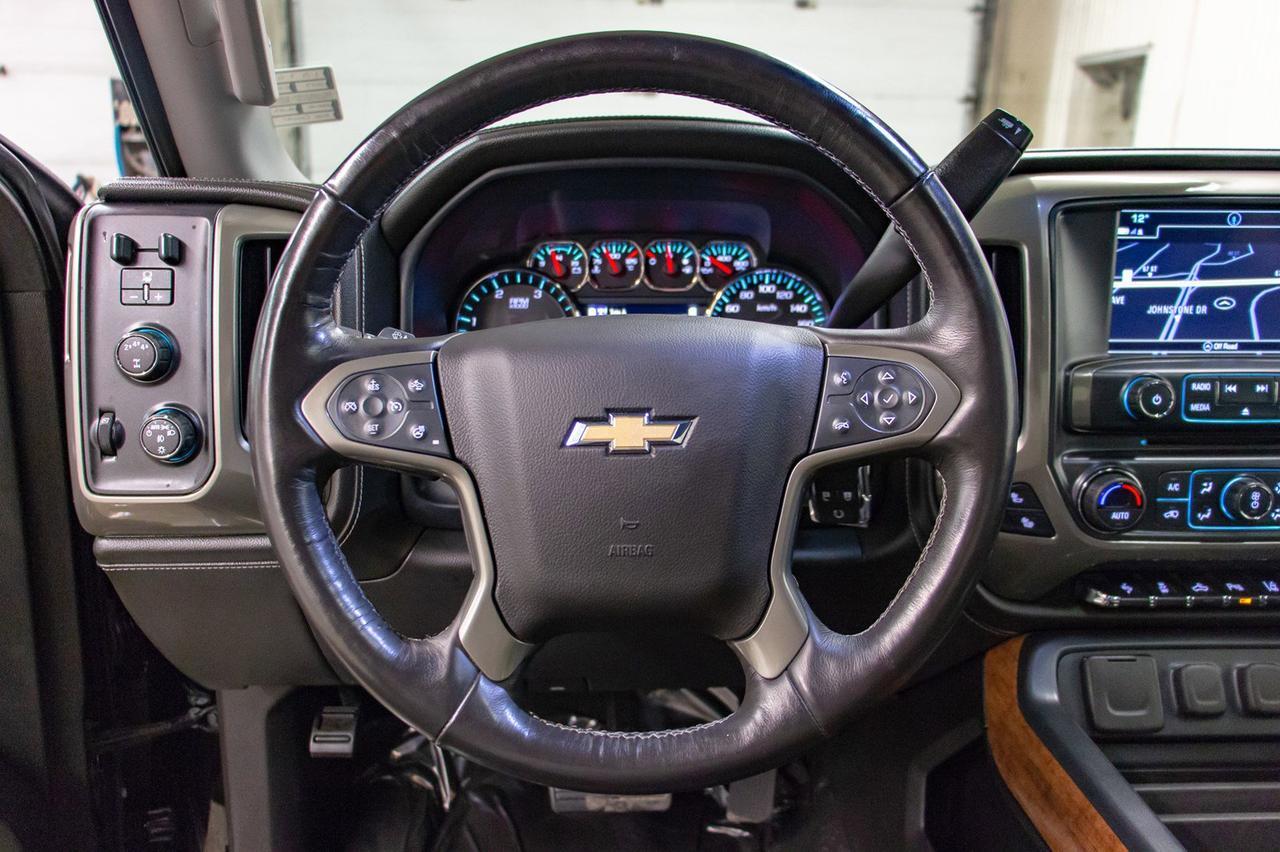 2017 Chevrolet Silverado 2500HD 4x4 Crew Cab High Country Diesel Leather Roof Nav Red Deer AB