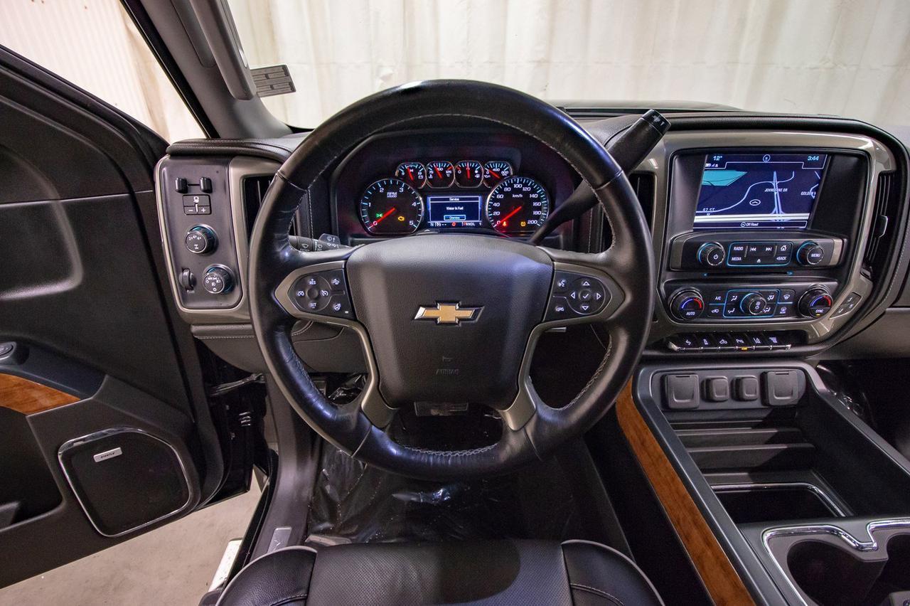 2017 Chevrolet Silverado 2500HD 4x4 Crew Cab High Country Diesel Leather Roof Nav Red Deer AB