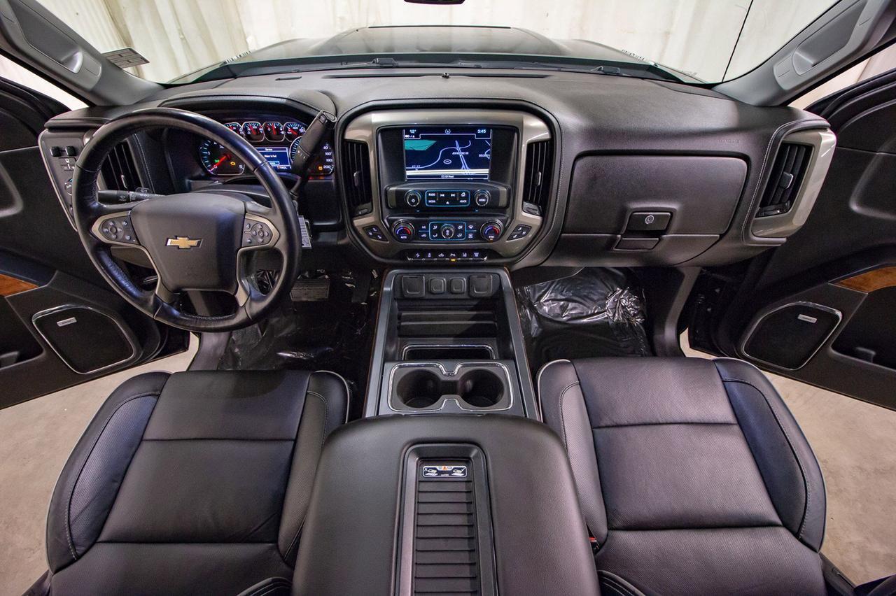 2017 Chevrolet Silverado 2500HD 4x4 Crew Cab High Country Diesel Leather Roof Nav Red Deer AB