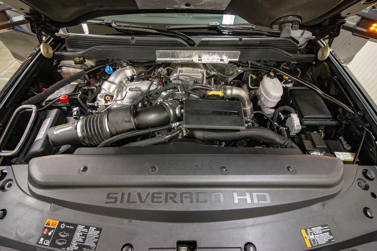 2017 Chevrolet Silverado 2500HD 4x4 Crew Cab High Country Diesel Leather Roof Nav Red Deer AB