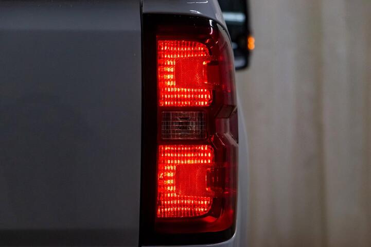 2017 Chevrolet Silverado 2500HD 4x4 Crew Cab High Country Diesel Red Deer AB