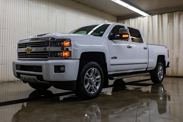 2017 Chevrolet Silverado 2500HD 4x4 Crew Cab High Country Diesel Red Deer AB