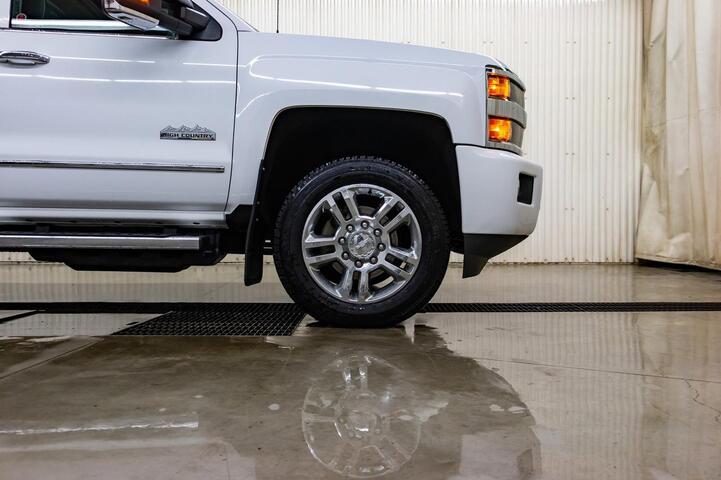 2017 Chevrolet Silverado 2500HD 4x4 Crew Cab High Country Diesel Red Deer AB