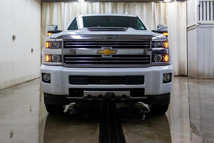 2017 Chevrolet Silverado 2500HD 4x4 Crew Cab High Country Diesel Red Deer AB