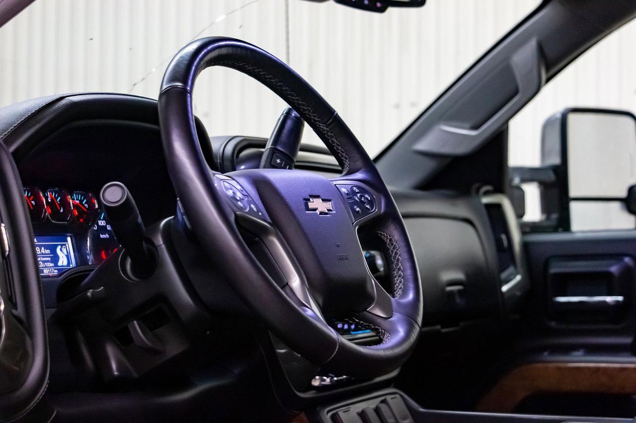 2017 Chevrolet Silverado 2500HD 4x4 Crew Cab High Country Diesel Red Deer AB