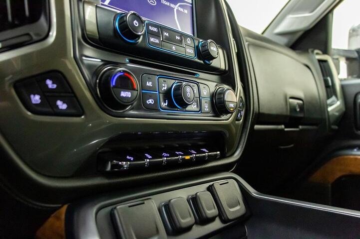 2017 Chevrolet Silverado 2500HD 4x4 Crew Cab High Country Diesel Red Deer AB