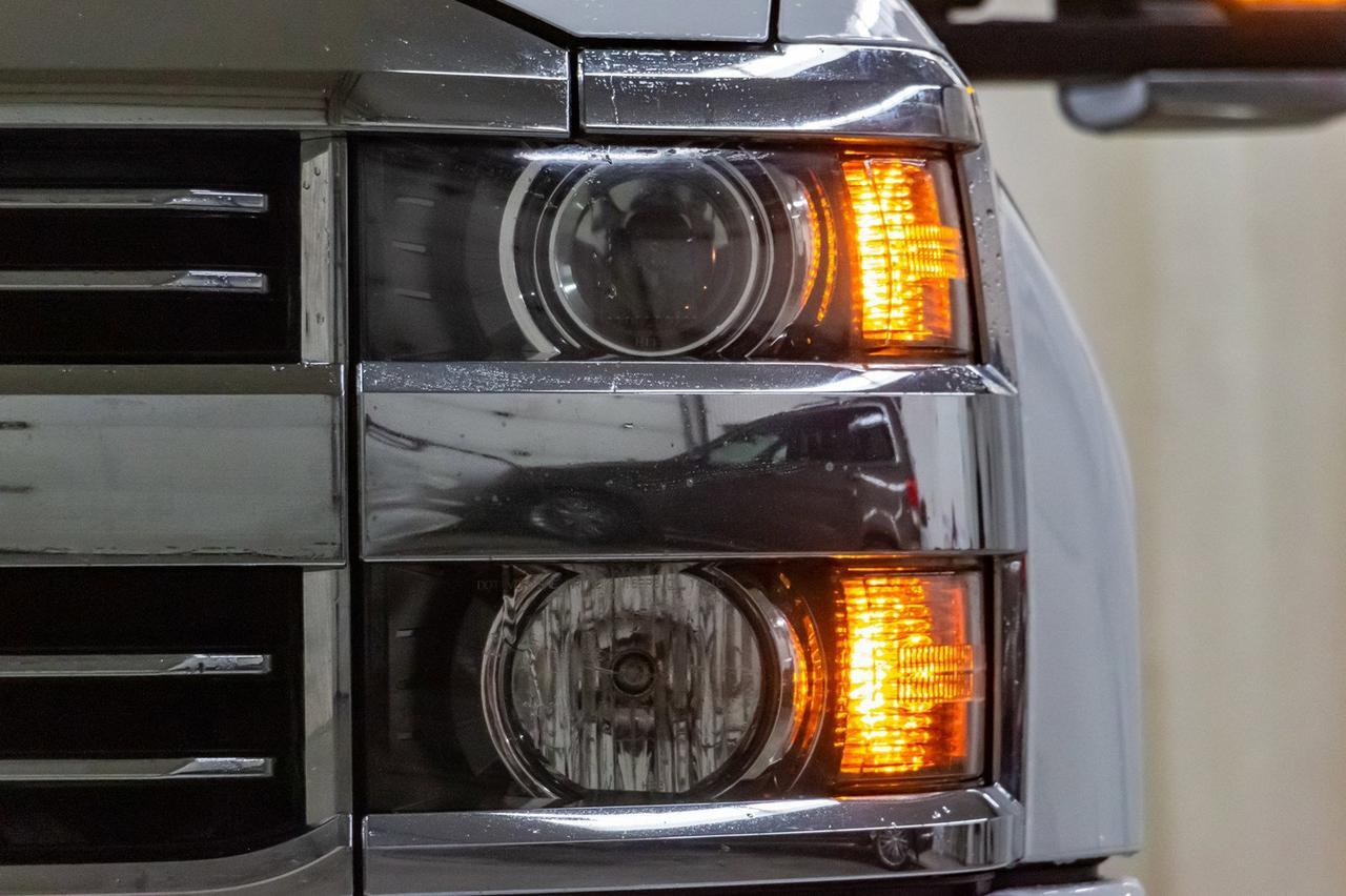 2017 Chevrolet Silverado 2500HD 4x4 Crew Cab High Country Diesel Red Deer AB