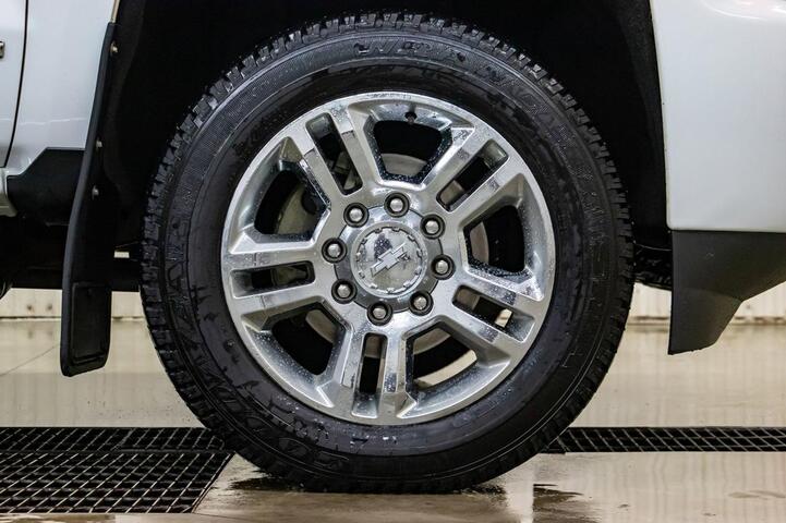 2017 Chevrolet Silverado 2500HD 4x4 Crew Cab High Country Diesel Red Deer AB