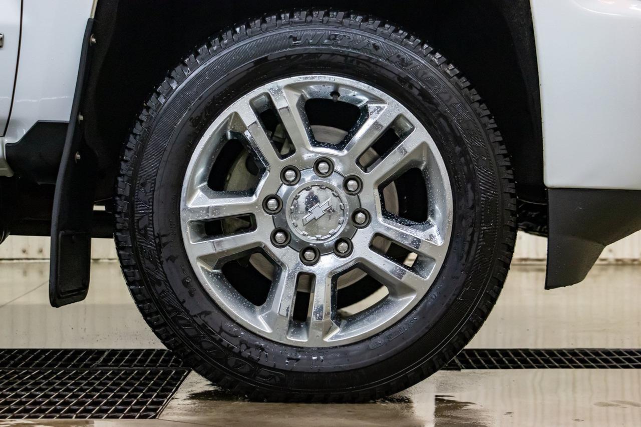 2017 Chevrolet Silverado 2500HD 4x4 Crew Cab High Country Diesel Red Deer AB