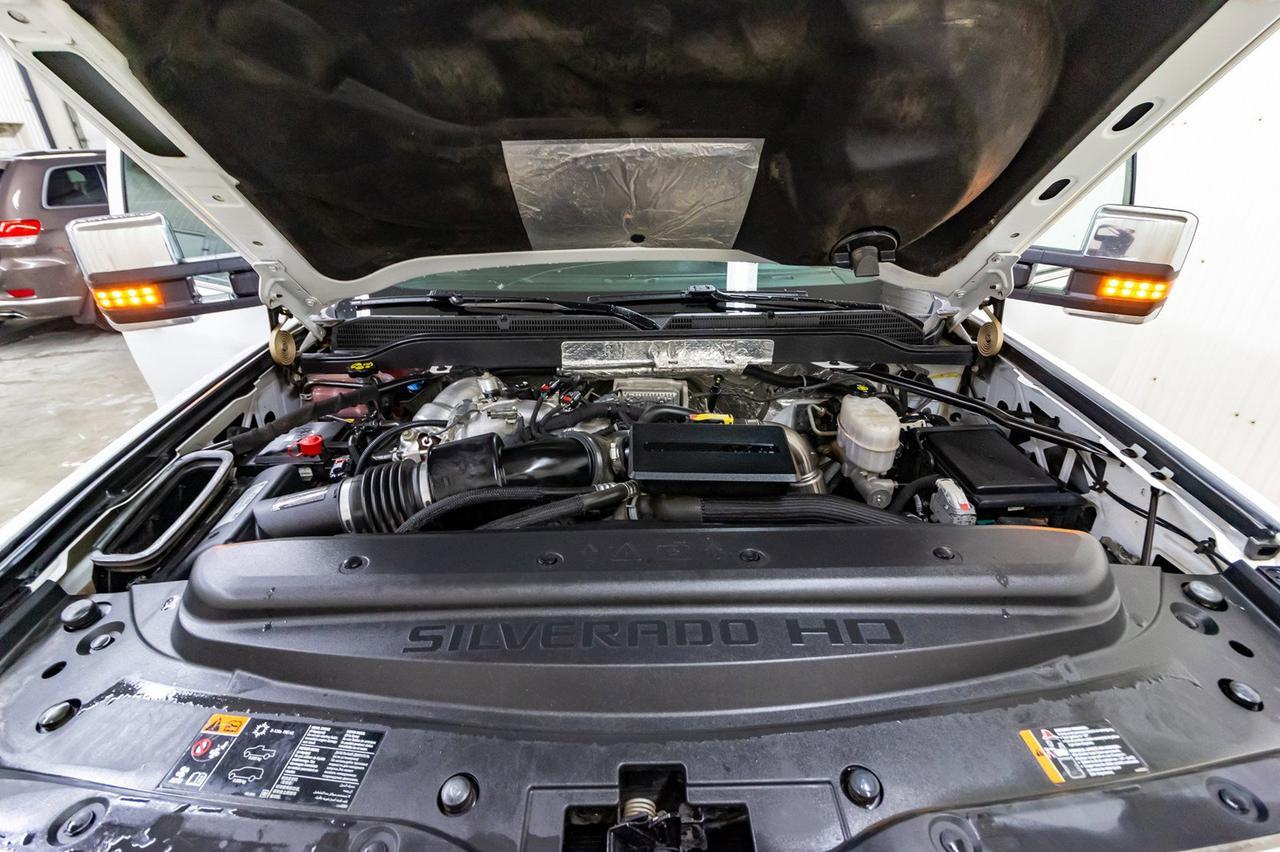 2017 Chevrolet Silverado 2500HD 4x4 Crew Cab High Country Diesel Red Deer AB