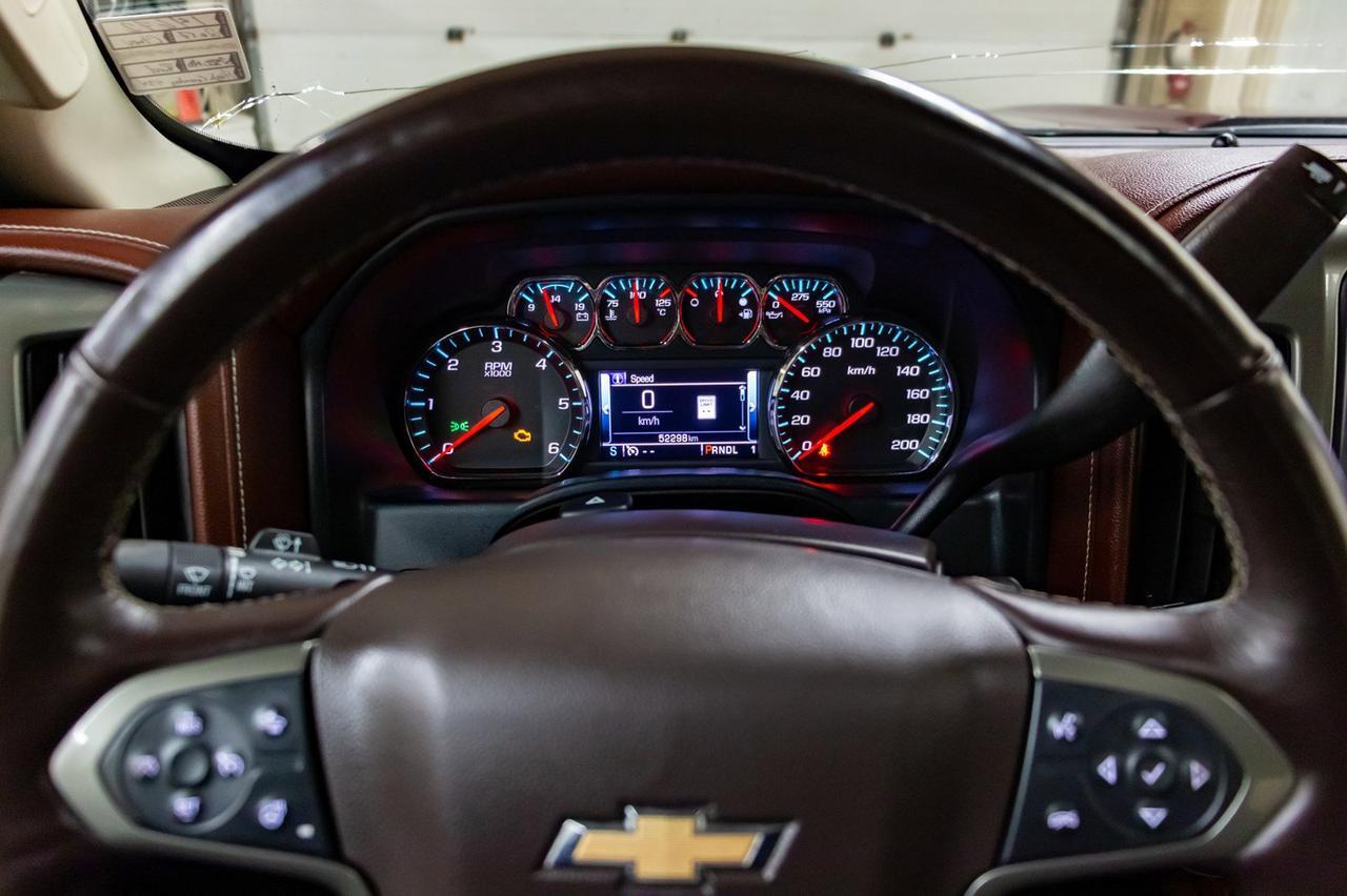 2017 Chevrolet Silverado 2500HD 4x4 Crew Cab High Country Leather Roof Nav Red Deer AB