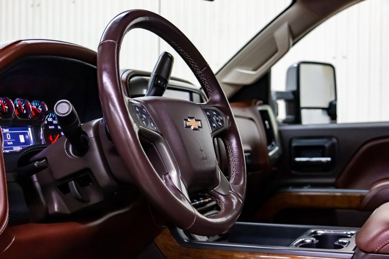 2017 Chevrolet Silverado 2500HD 4x4 Crew Cab High Country Leather Roof Nav Red Deer AB