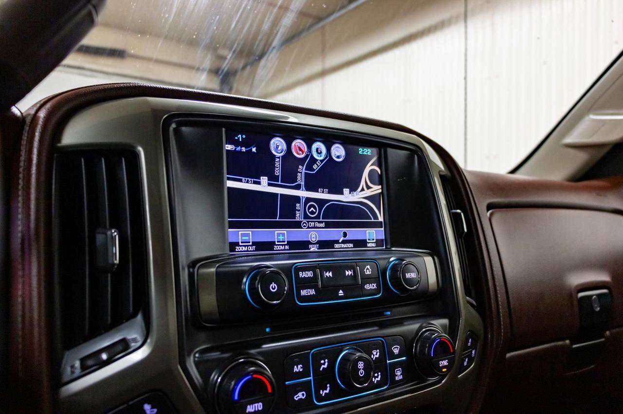 2017 Chevrolet Silverado 2500HD 4x4 Crew Cab High Country Leather Roof Nav Red Deer AB