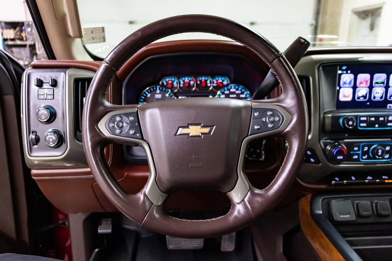 2017 Chevrolet Silverado 2500HD 4x4 Crew Cab High Country Leather Roof Nav Red Deer AB