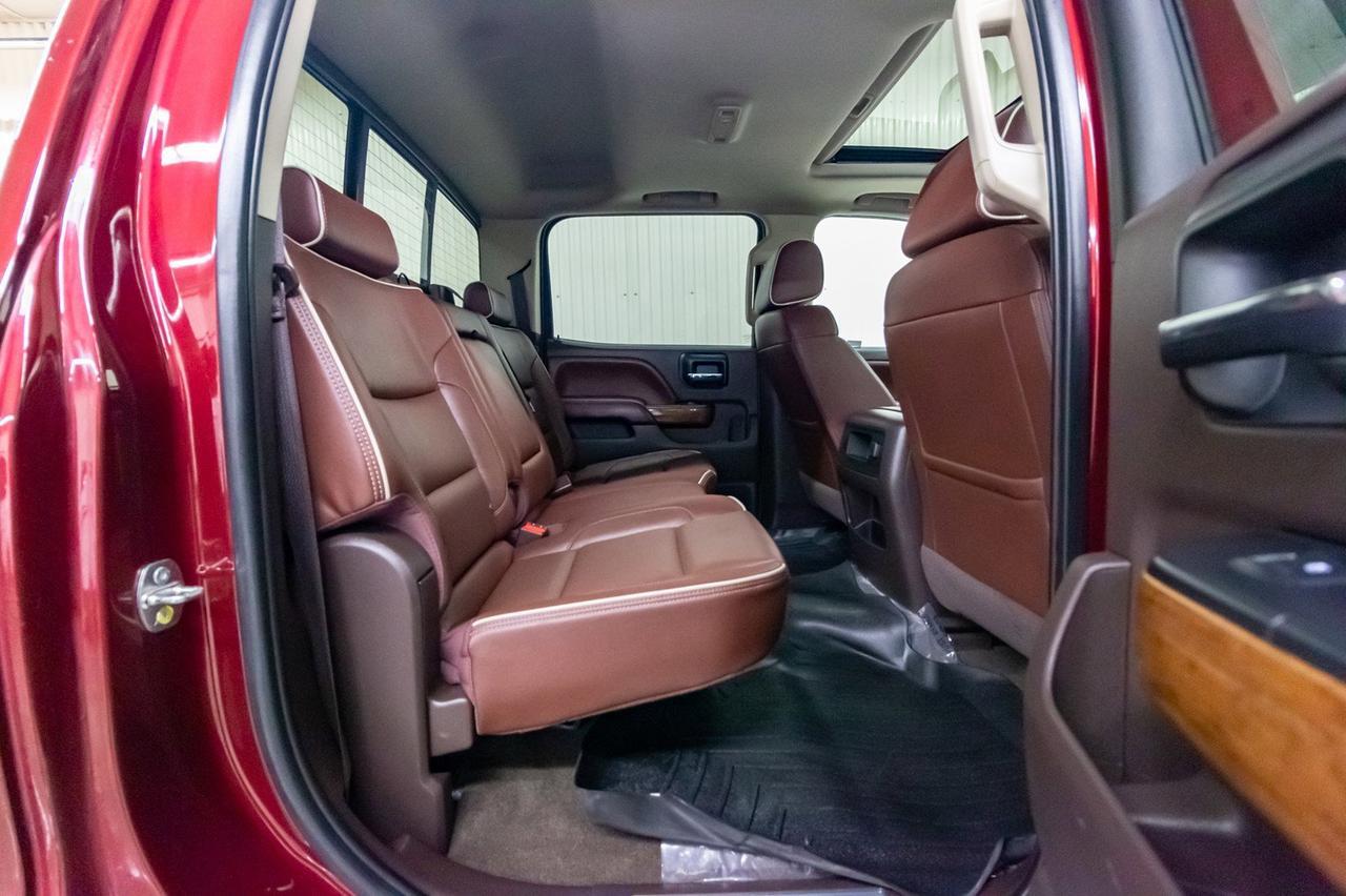 2017 Chevrolet Silverado 2500HD 4x4 Crew Cab High Country Leather Roof Nav Red Deer AB