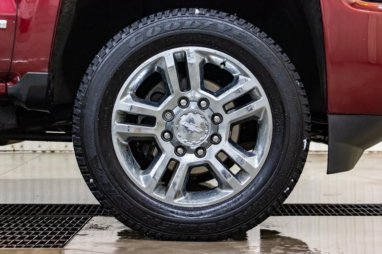 2017 Chevrolet Silverado 2500HD 4x4 Crew Cab High Country Leather Roof Nav Red Deer AB