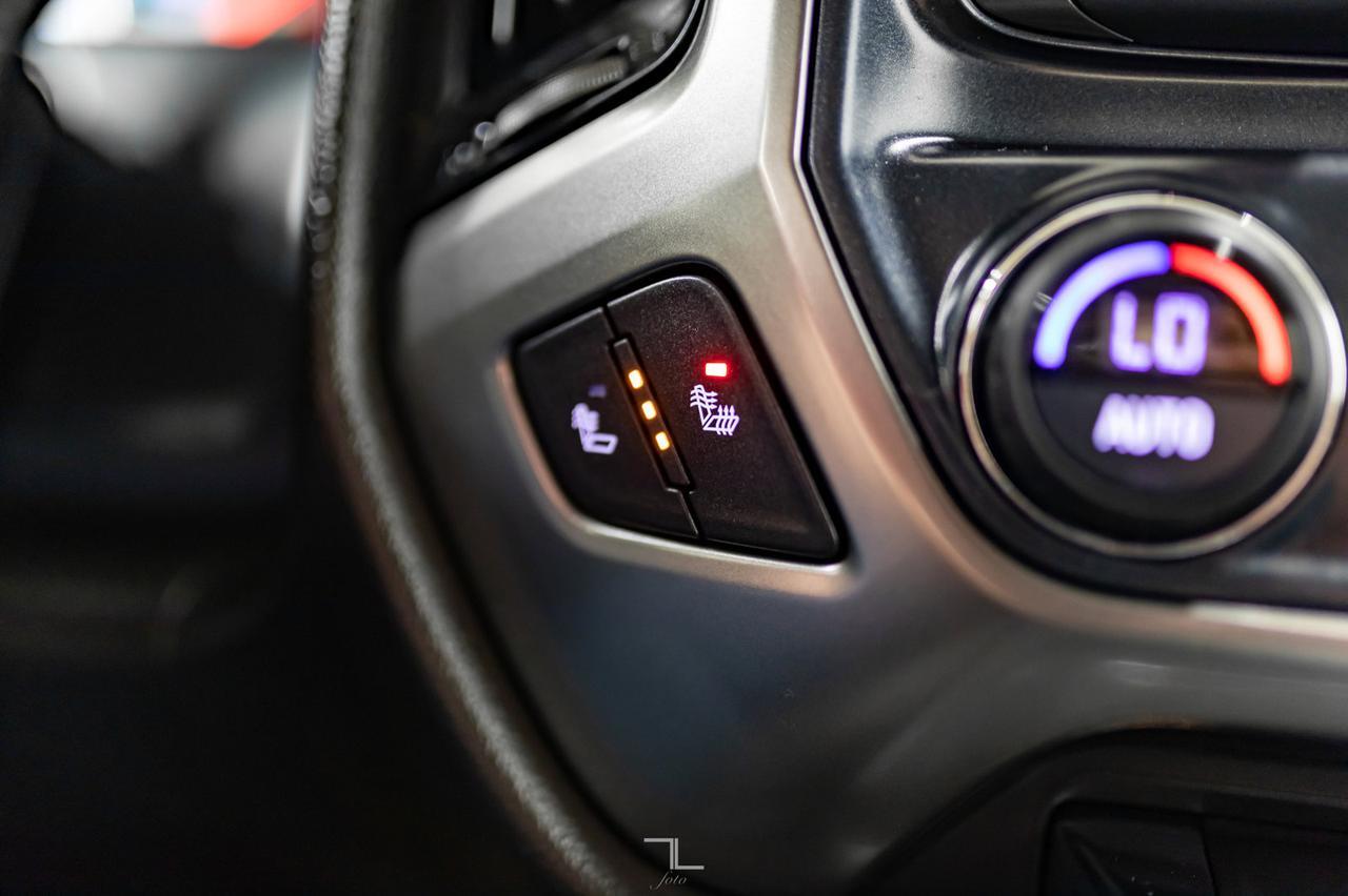 2017 Chevrolet Silverado 2500HD 4x4 Crew Cab LT Diesel BCam Red Deer AB