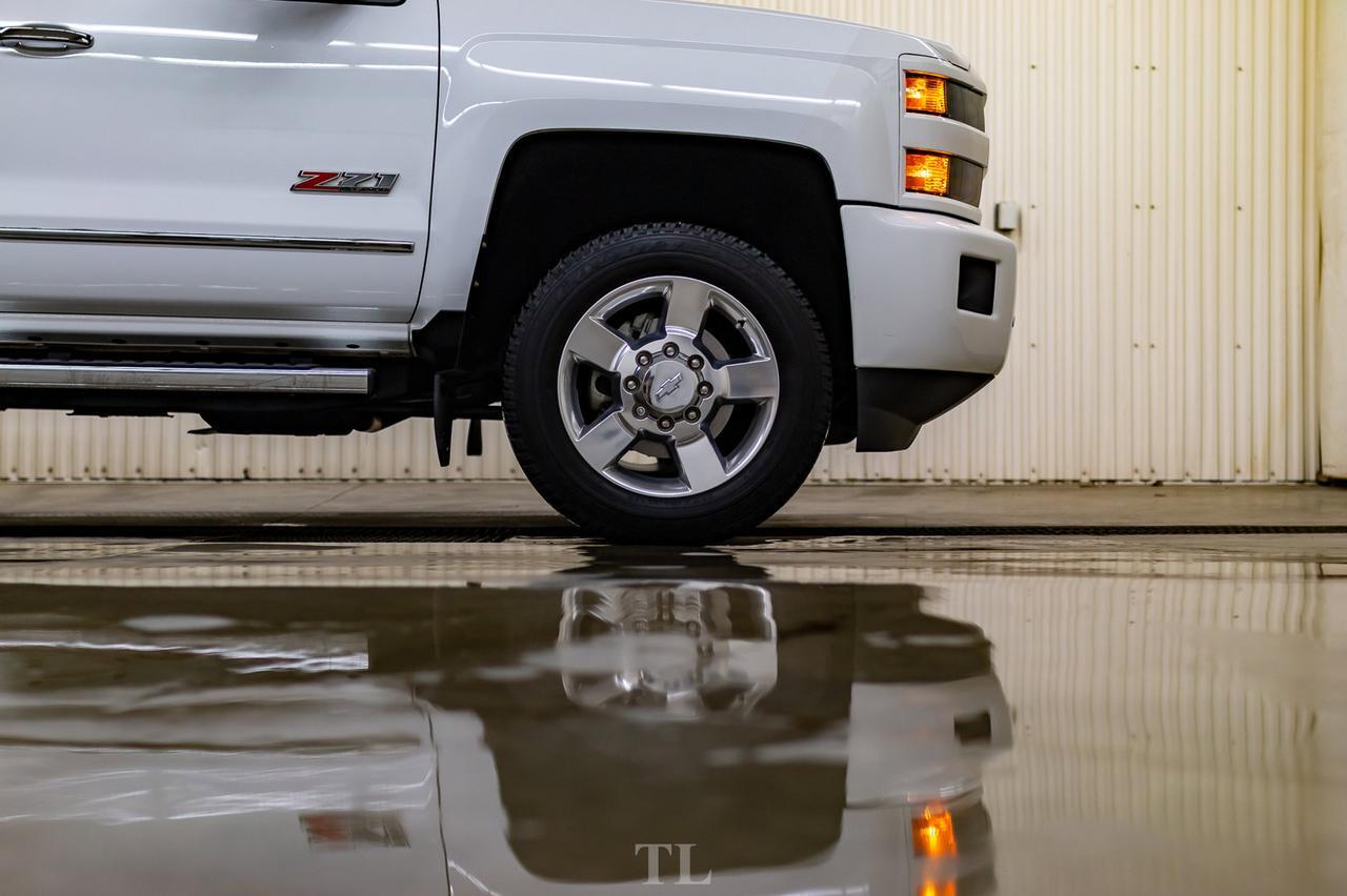 2017 Chevrolet Silverado 2500HD 4x4 Crew Cab LT Z71 Leather Nav BCam Red Deer AB