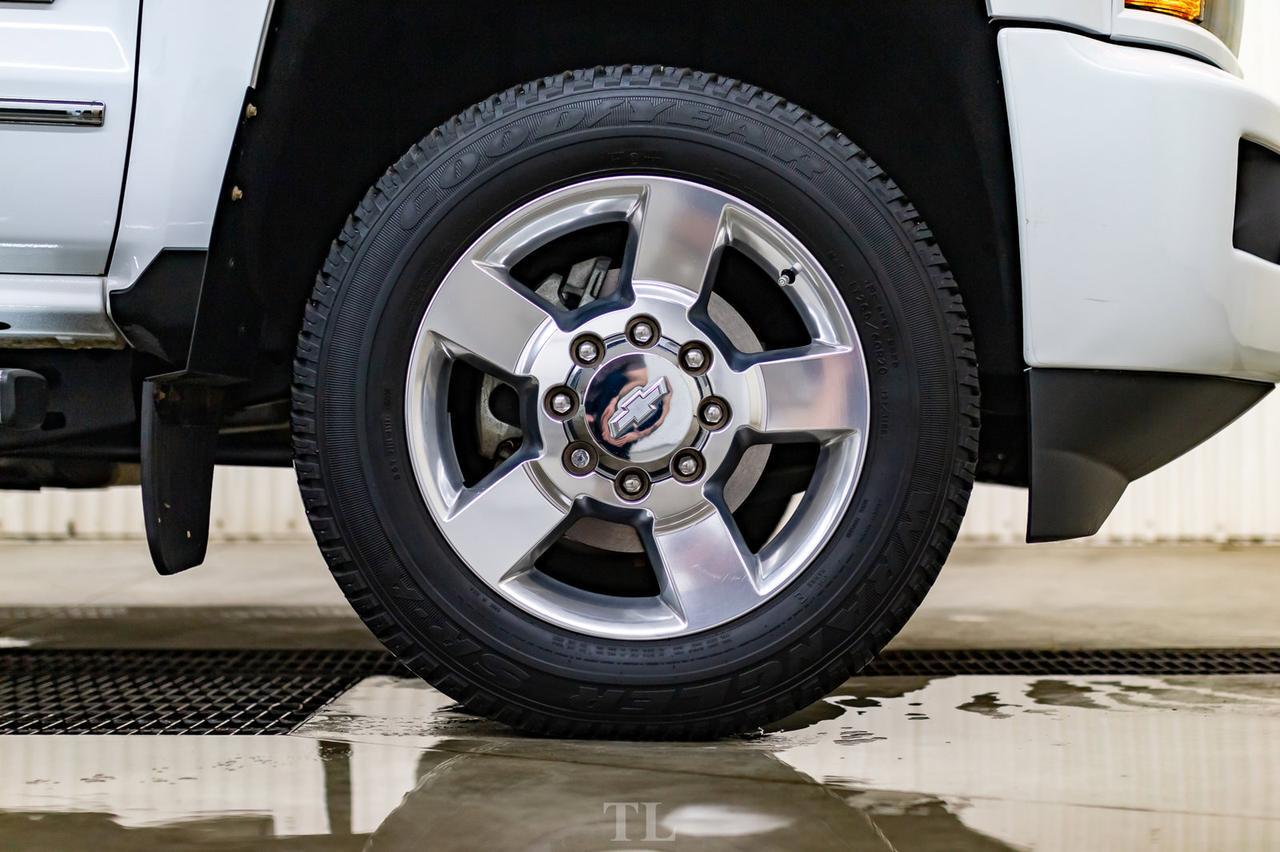 2017 Chevrolet Silverado 2500HD 4x4 Crew Cab LT Z71 Leather Nav BCam Red Deer AB